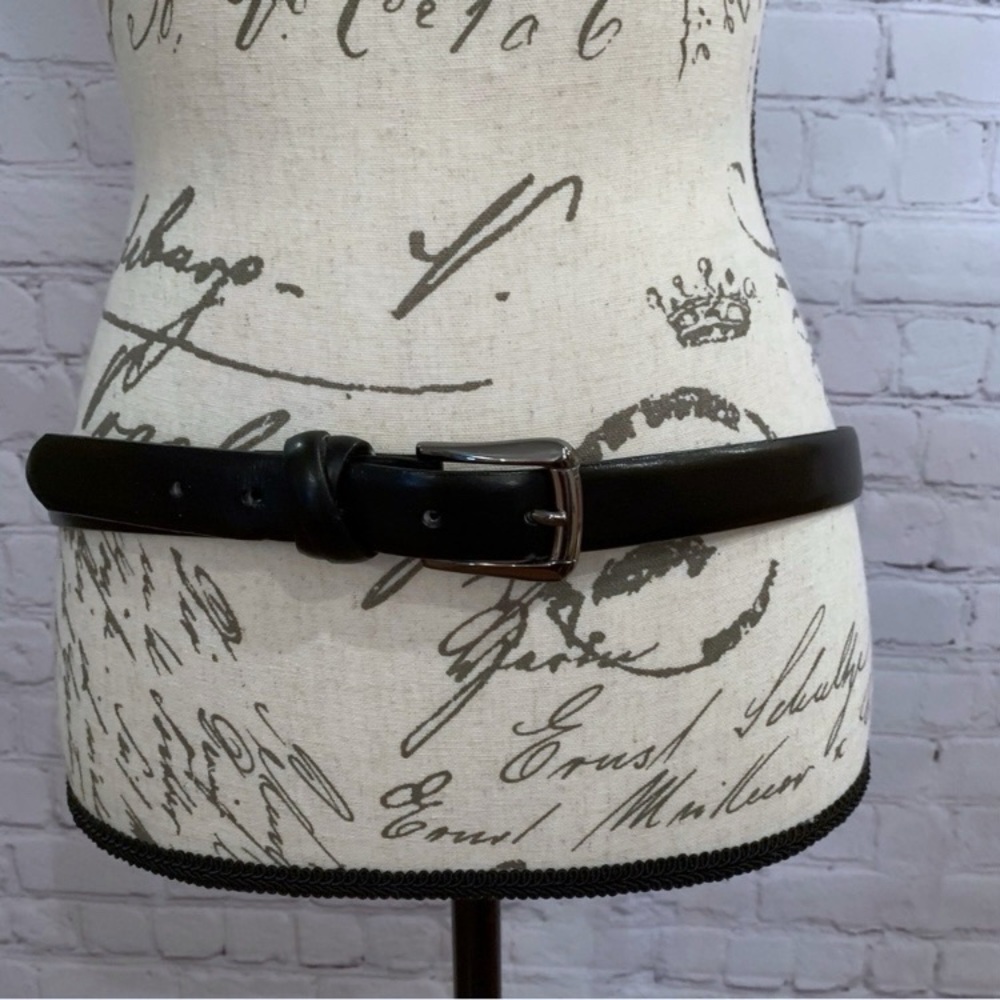 Black leather skinny 1 inch womens belt with silver hardware size XL